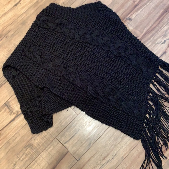 Black 🪶boho 💕shawl - Picture 3 of 8
